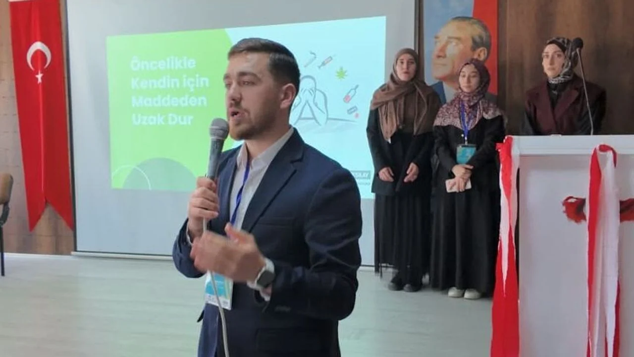 Afyon’da Gençler Bağımlılığa Karşı Birleşiyor: Lisede ‘Akran Gücü’ Seferberliği