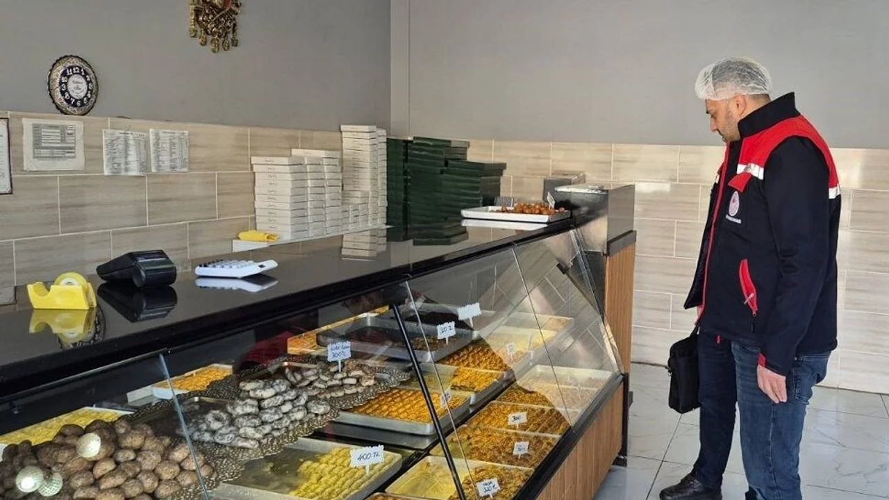 Afyonkarahisar'da Bayram Öncesi Tatlıcı ve Şekerlemecilere Sıkı Denetim