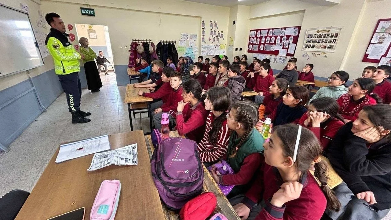 Afyonkarahisar'da Jandarmadan 6 İlçede Kapsamlı Trafik Eğitimi