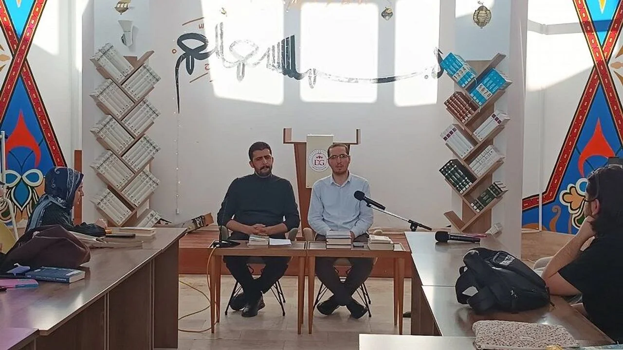 Afyonlu Gençler İrfan Sofrasında Buluştu: "6 Kitap 6 Konu" ile Manevi Yolculuk