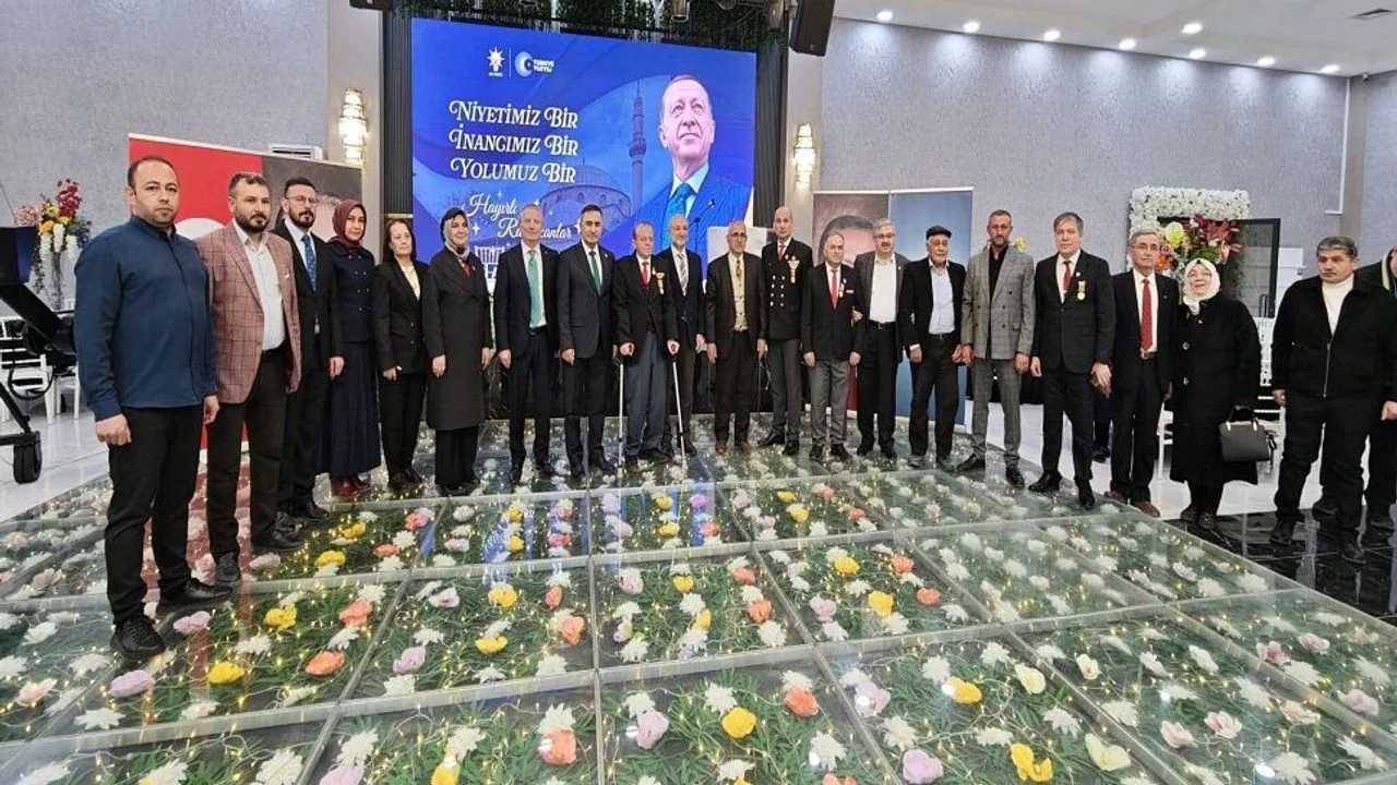 AK Parti Afyonkarahisar Teşkilatından Şehit ve Gazi Ailelerine Vefa İftarı