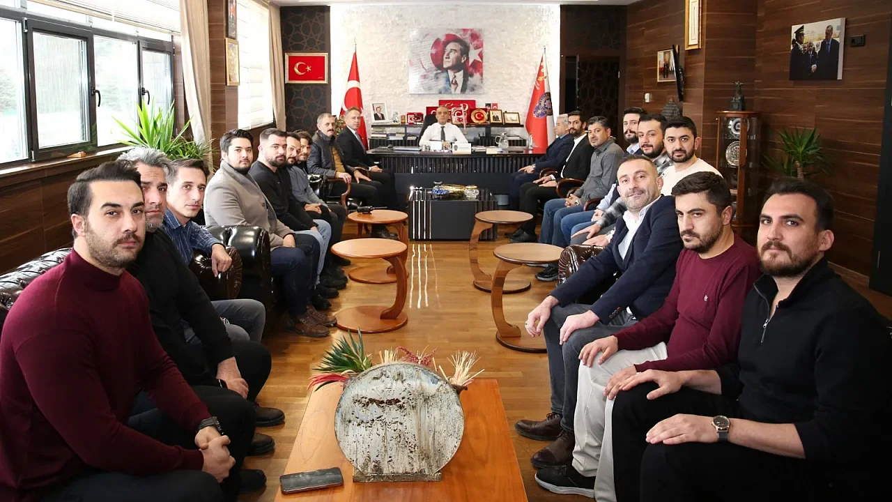 Milli Birlik Caddesi’ndeki Silahlı Gaspı ‘Sıfır Delil’den Çözdüler: Emniyet Müdürü Erol’dan Personele Teşekkür