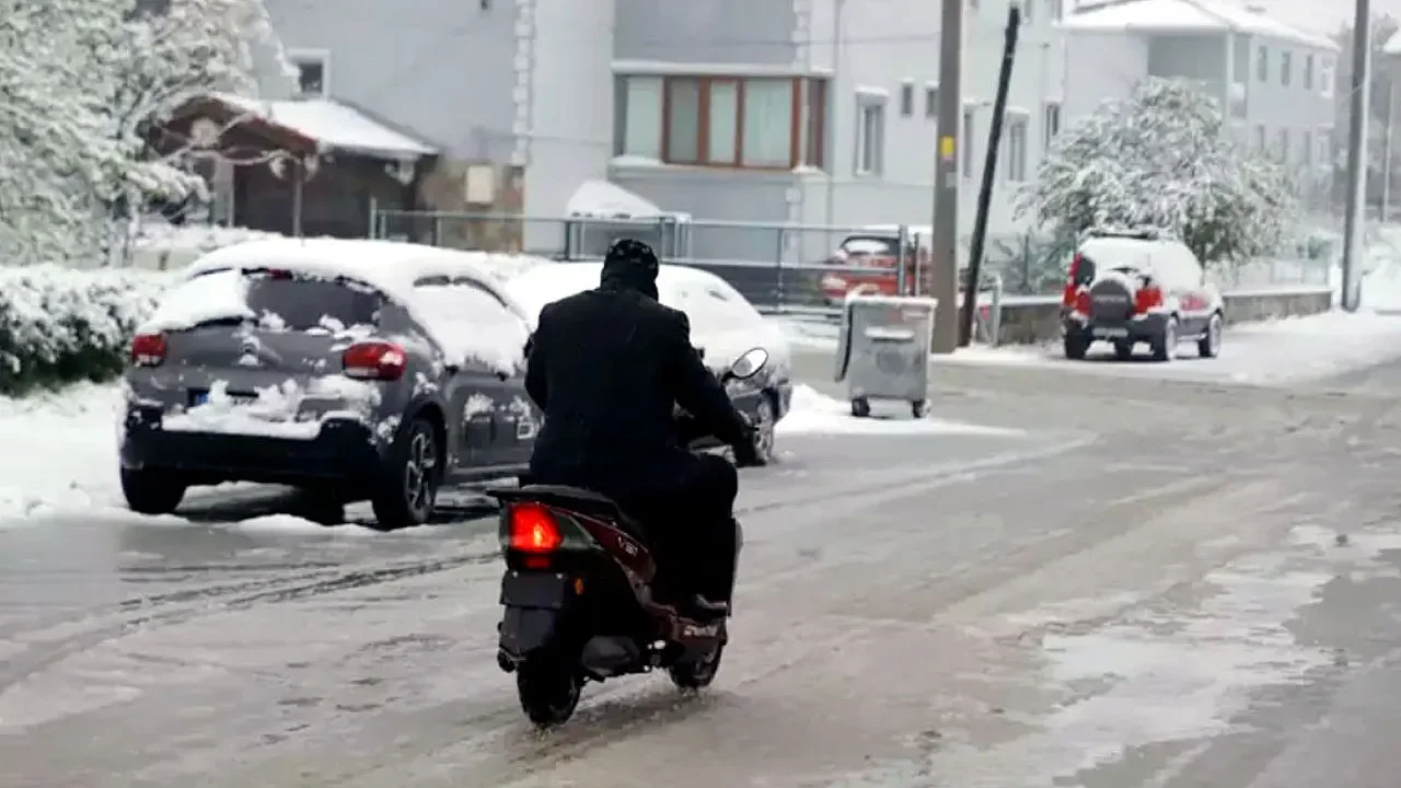 Afyonkarahisar'da Sert Kış Kendini Gösterecek: Buzlanma ve Don Uyarısı