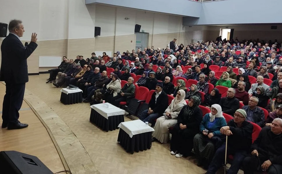 Afyonkarahisar'da Kutsal Topraklara Hazırlık: Hacı Adayları İçin Eğitim Seminerleri Tamamlandı