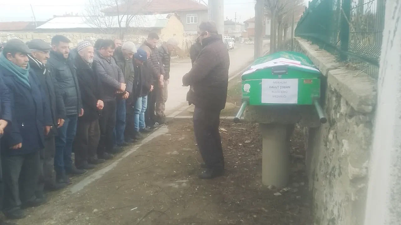 Afyonspor’un Efsane İsmi Davut Çoban Son Yolculuğuna Uğurlandı