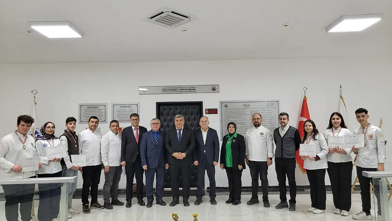 Afyonkarahisar'ın Genç Şefleri Denizli'de Madalyaları Topladı: Gastronomide Çifte Zafer