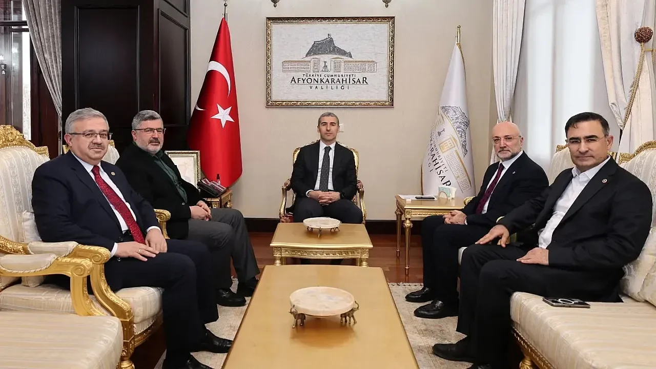 Afyonkarahisar’da Siyasi Zirve: AK Parti Heyetinden Vali Aktaş’a ‘Hayırlı Olsun’ Çıkarması