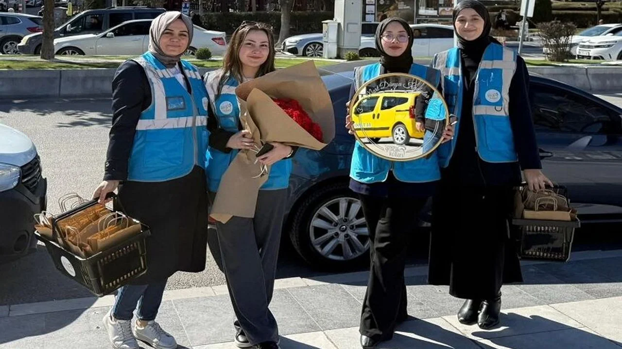 AK Parti Afyonkarahisar Gençlik Kolları'ndan 8 Mart Dünya Kadınlar Günü Etkinliği