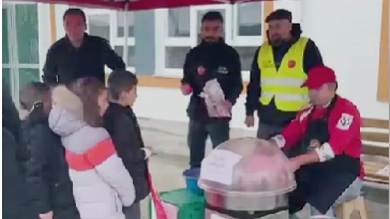 Emirdağ’da Eğitim Dayanışması: Kaymakam Akgül Öncülüğünde 385 Öğrenciye Destek