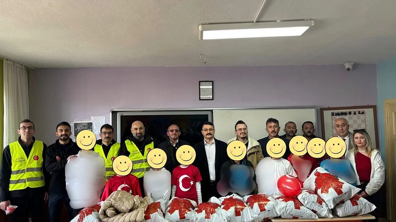 Emirdağ’da Eğitim Yılına Anlamlı Başlangıç: İhtiyaç Sahibi Öğrenciler Unutulmadı