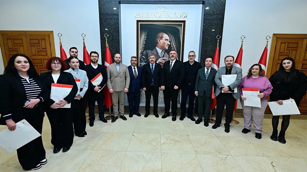 Eskişehir’de 12 Gazeteci Basın Kartına Kavuştu: Vali Yılmaz’dan ‘Fedakarlık’ Vurgusu