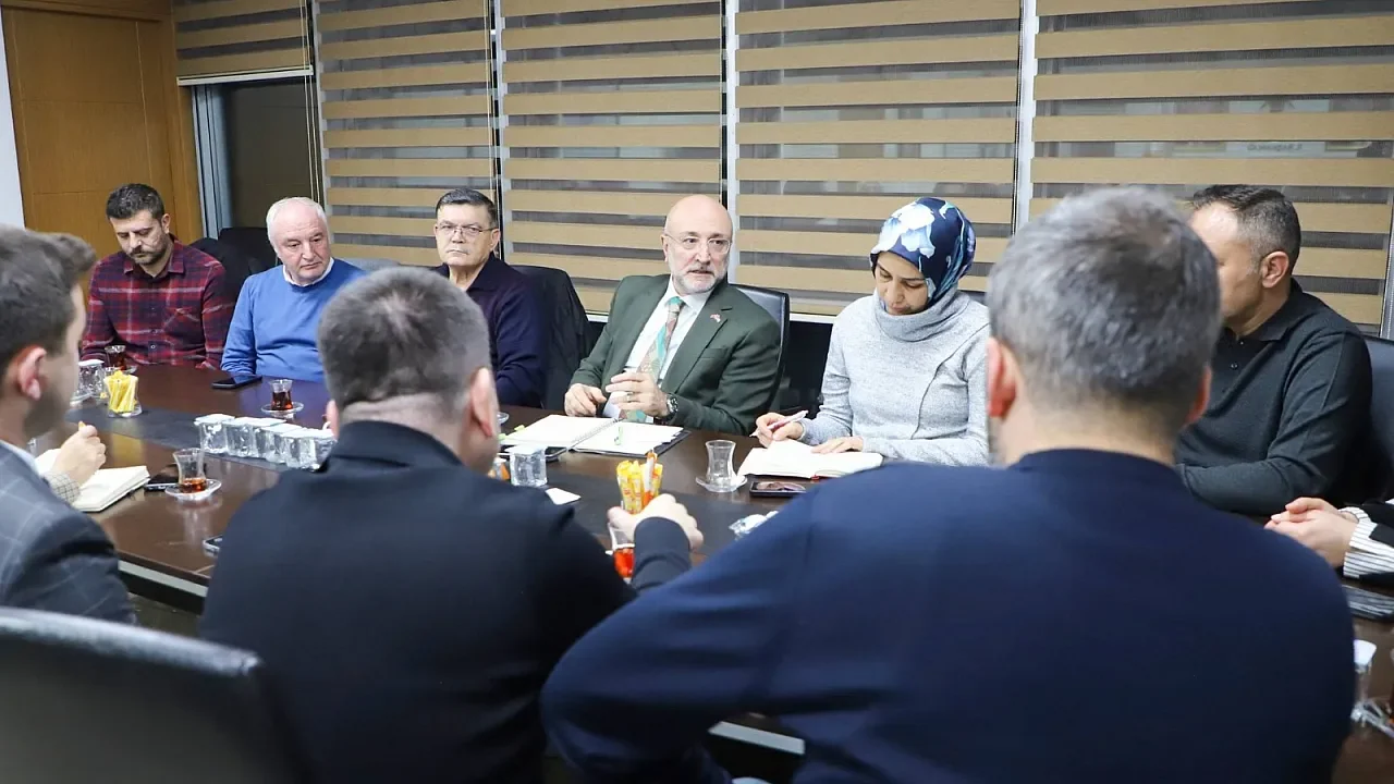 AK Parti Kurmaylarından Turgay Şahin’e Tam Destek: "Siyaset Nüfus Kütüğüyle Değil, Hizmetle Yapılır"