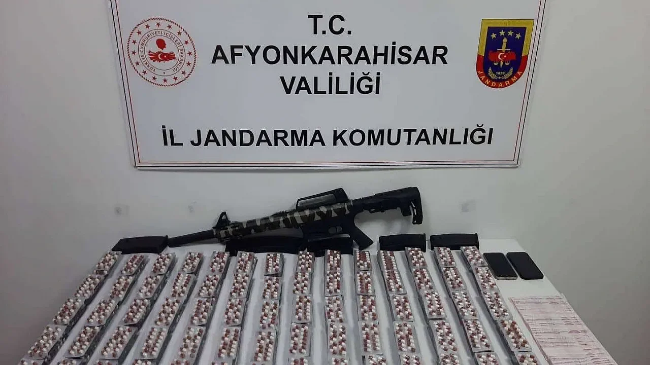 Afyonkarahisar’da Zehir Tacirlerine Darbe: 3 Köyde Eş Zamanlı Operasyon