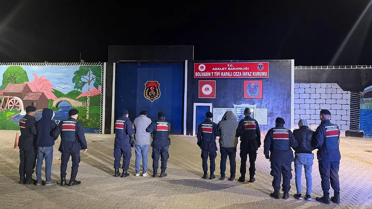 Afyonkarahisar'da Uyuşturucu Operasyonu: Binlerce Doz Zehir Yakalandı, 6 Kişi Tutuklandı
