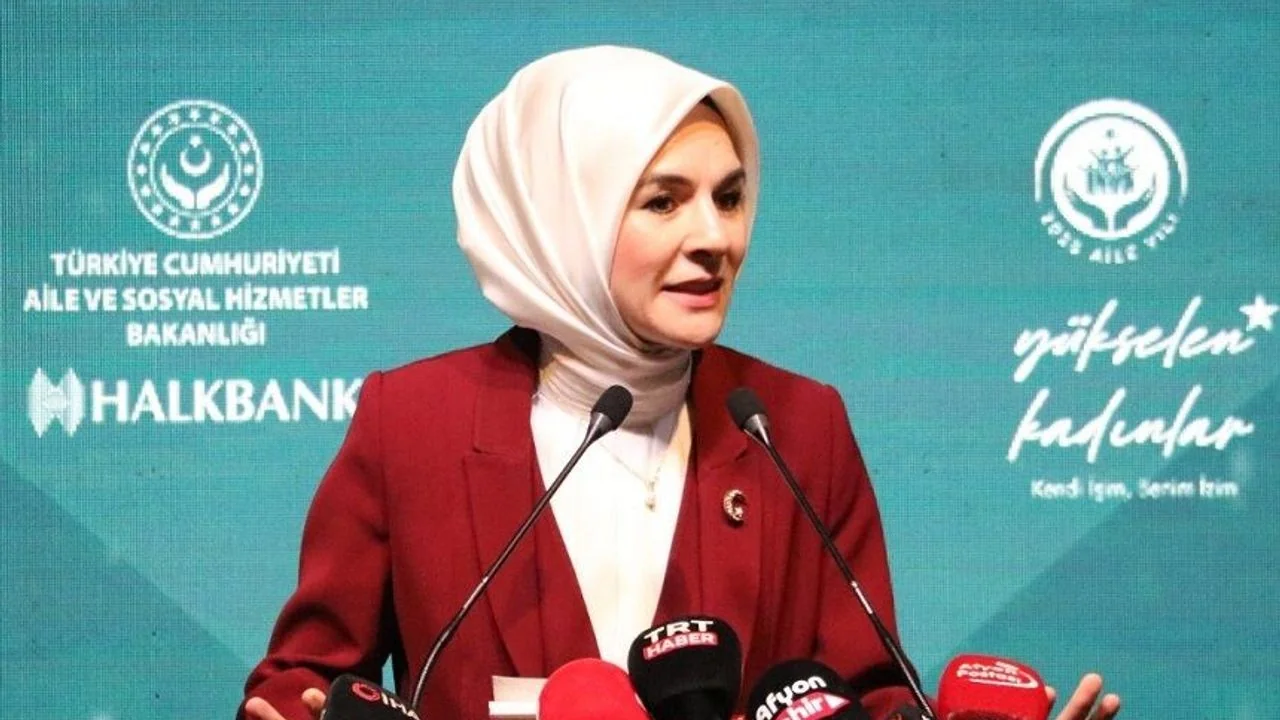 Bakan Göktaş Afyonkarahisar’dan Seslendi: "Sosyal Medya Düzenlemesi Teknik Bir Konu Değil, Toplumsal Bir Meseledir"