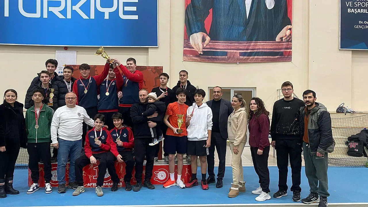 Afyon’da Okul Sporları Tenis Müsabakaları Sona Erdi: Şampiyonlar Belli Oldu