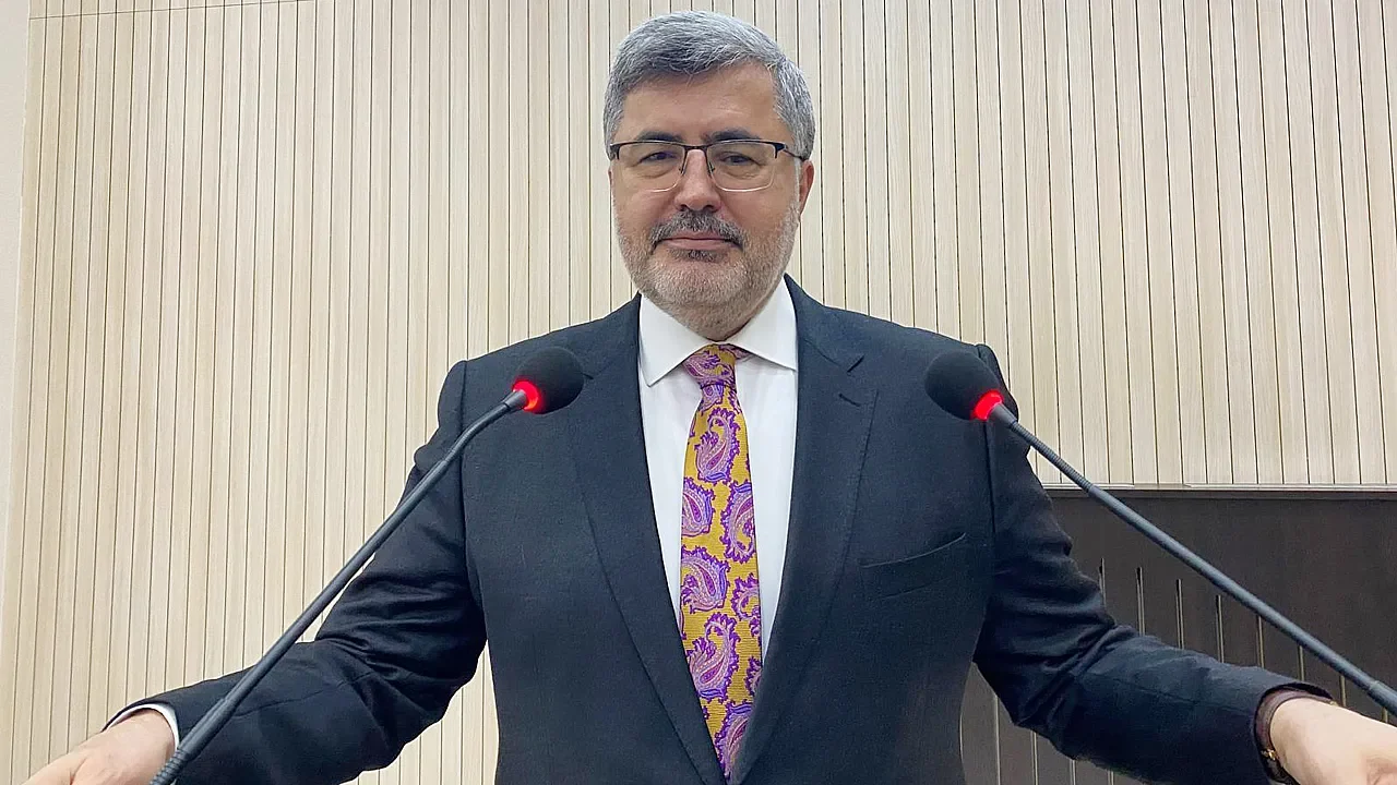 Özkaya’dan Afyon İçin Hayati Uyarı: "Felaket Gelmeden Şehri Yenilemeliyiz"