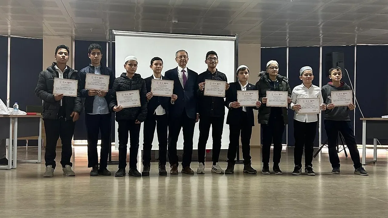 Salar’da Genç Hafızların Heyecanı: Bölge Yarışmasının Kazananları Belli Oldu