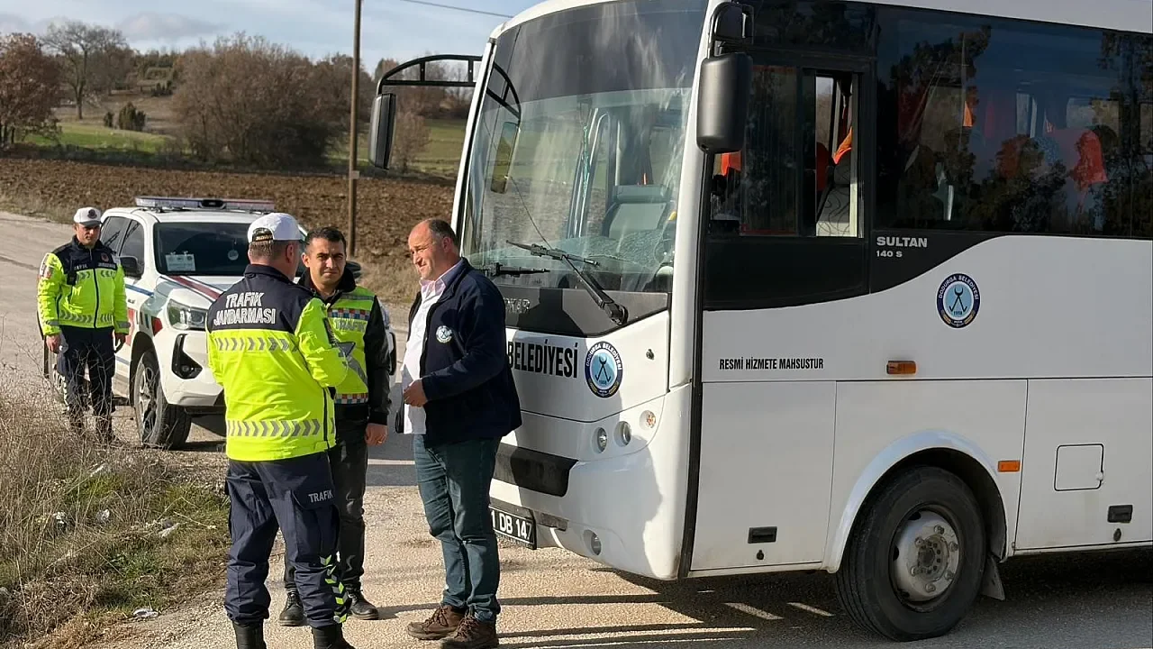Bozüyük’te Sivil Jandarma Denetimi: Kuralları İhlal Eden Otobüs Sürücüsüne Geçit Yok