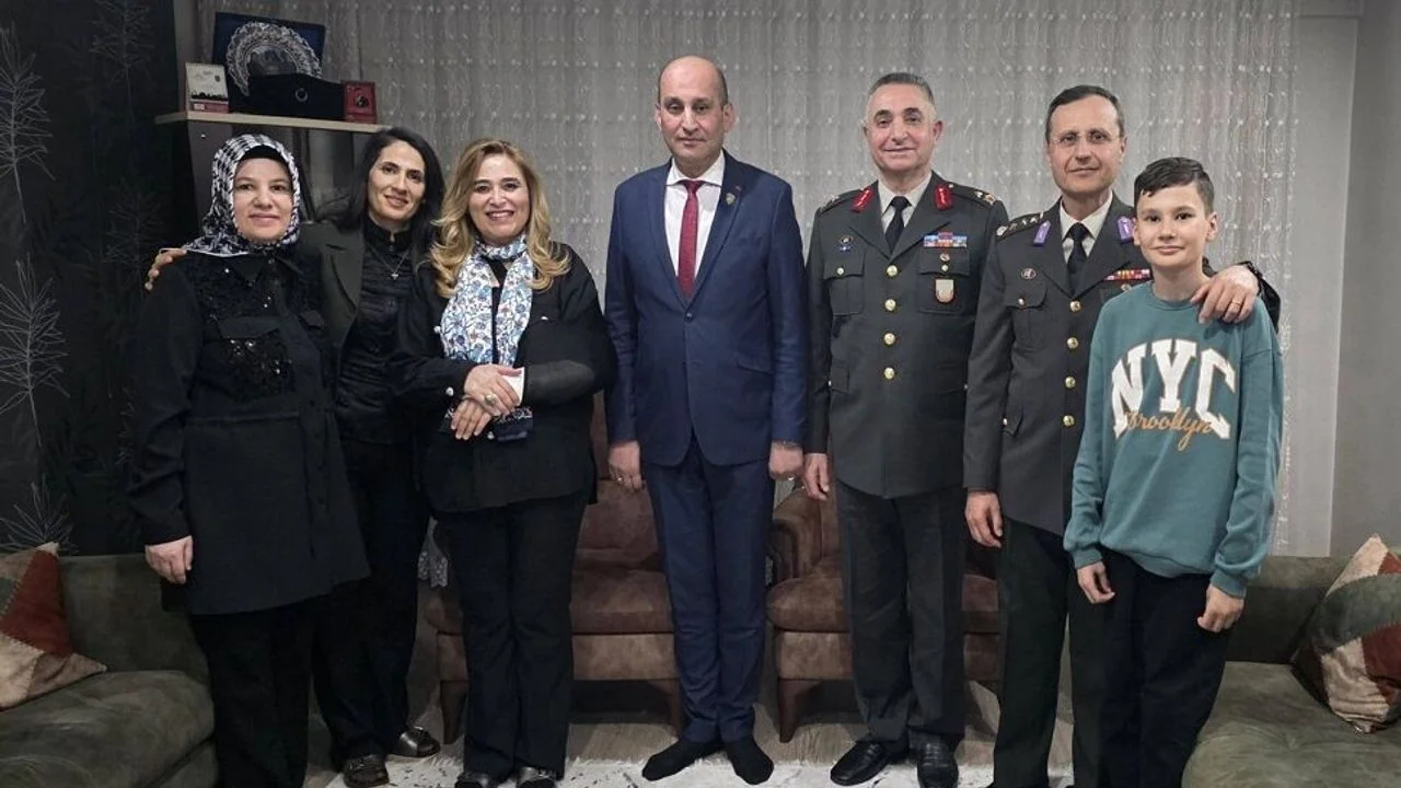 Afyonkarahisar Garnizon Komutanı Tecimer'den Gazi Kumartaşlı'ya Anlamlı Ziyaret