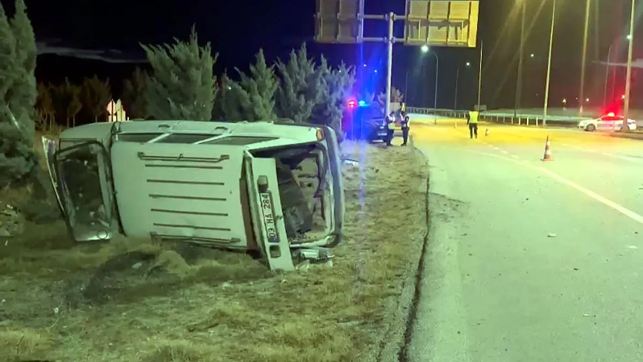 Emirdağ Çıkışında Feci Kaza: Tırla Çarpışan Otomobil Şarampole Yuvarlandı