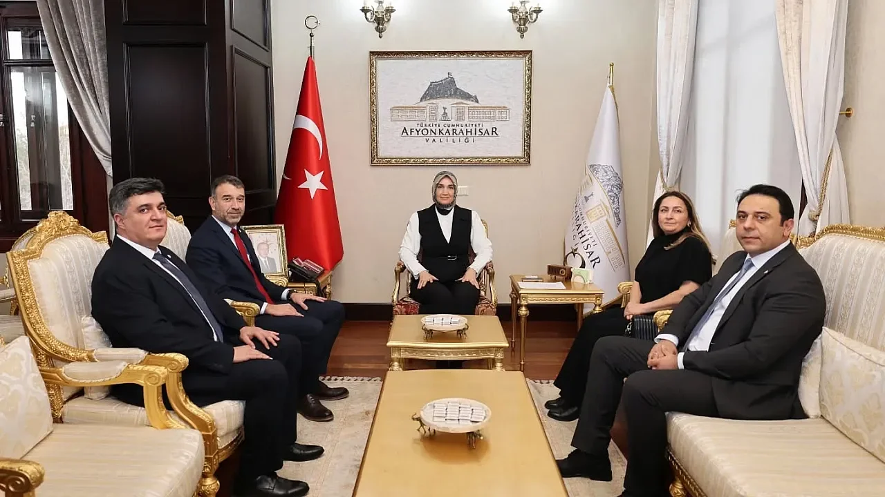 Vali Yiğitbaşı’ndan Eczacılara Yakın Markaj: Sektörel Sorunlar Masaya Yatırıldı