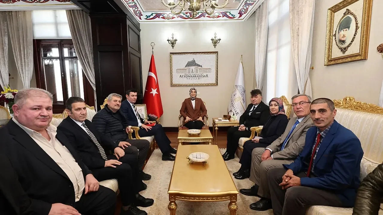 Afyonkarahisar Şoförler Odası’nın Yeni Başkanı Karataş ve Yönetiminden Valiliğe Ziyaret