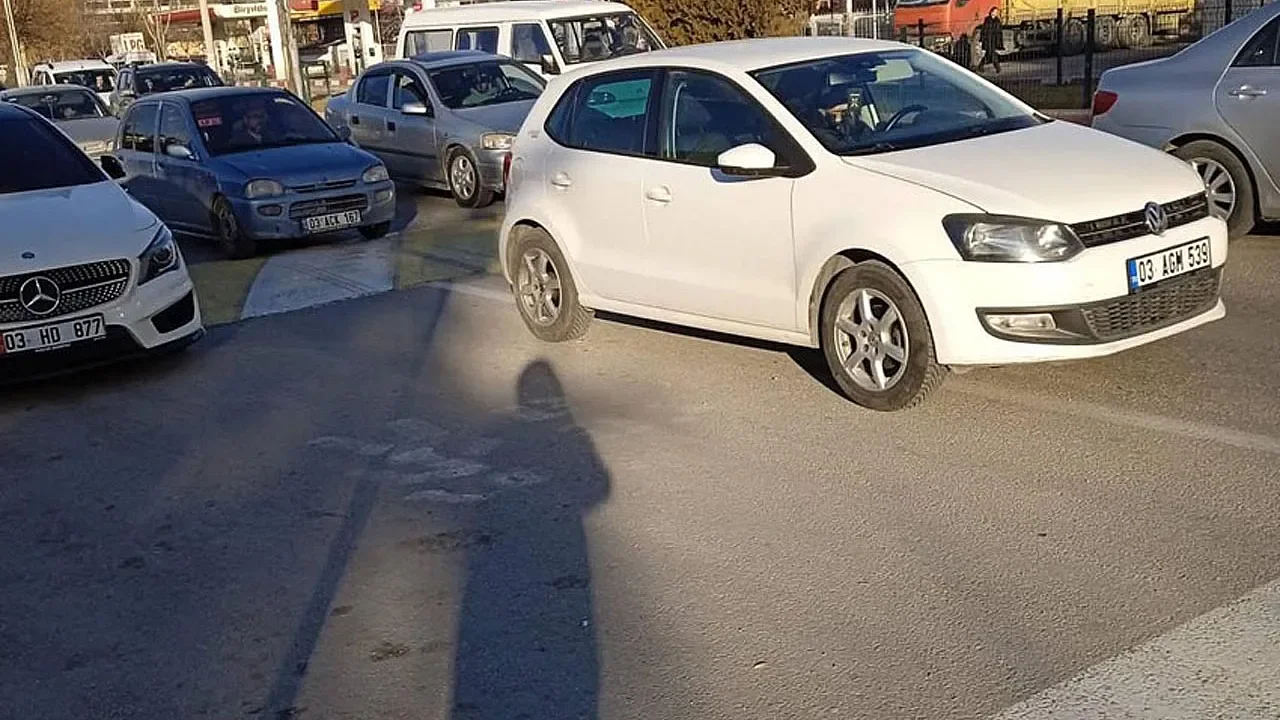 İsmet İnönü Caddesi'nde Yaya Güvenliği Alarm Veriyor: Acil Çözüm Çağrısı